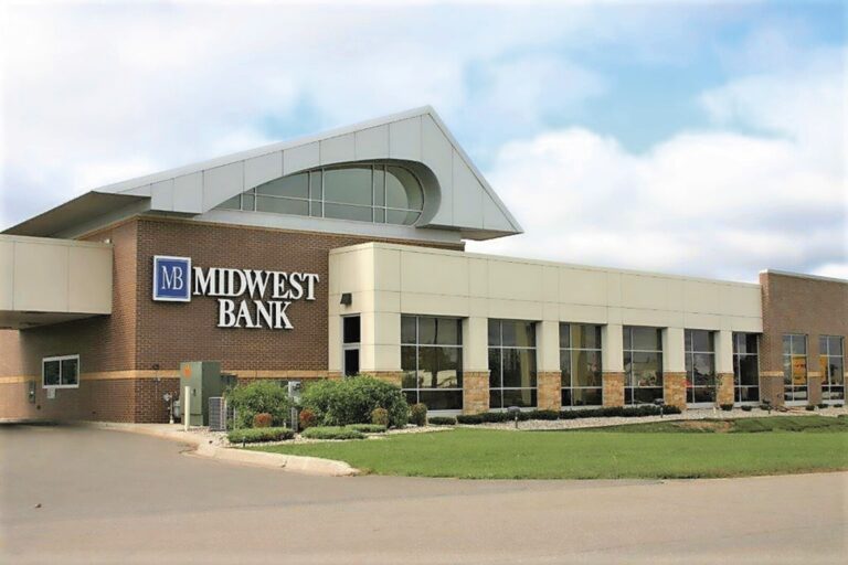 Best Overall Customer Service (business): Midwest Bank Detroit Lakes