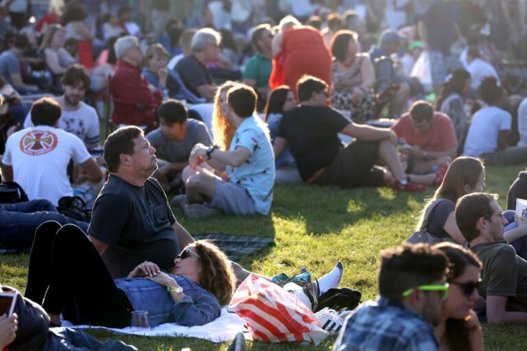 Millennium Park Is Midwest's New Top Visitor Destination, High Tech Finds